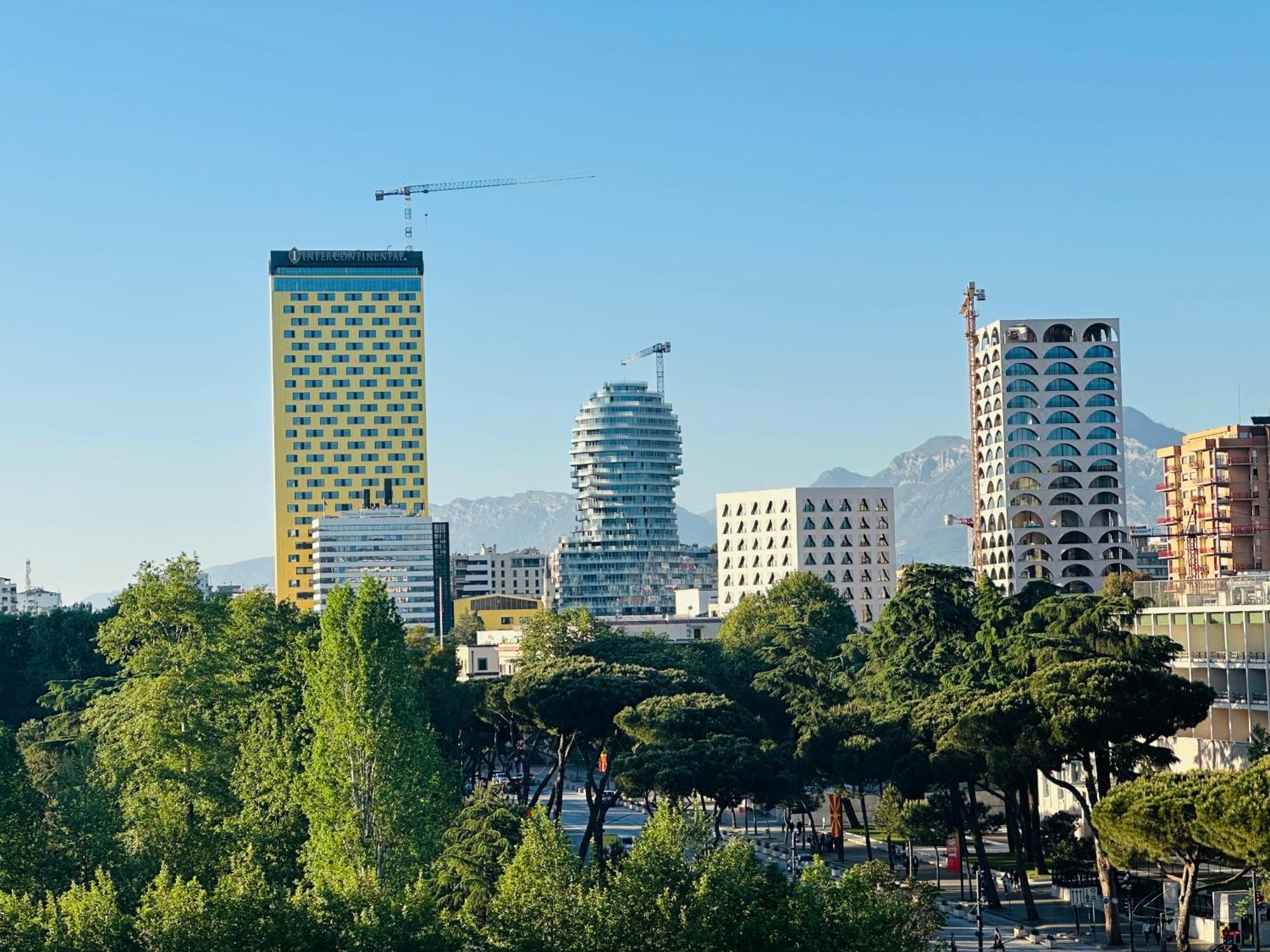 Апартаменты Amo Tower Tirana Center Экстерьер фото